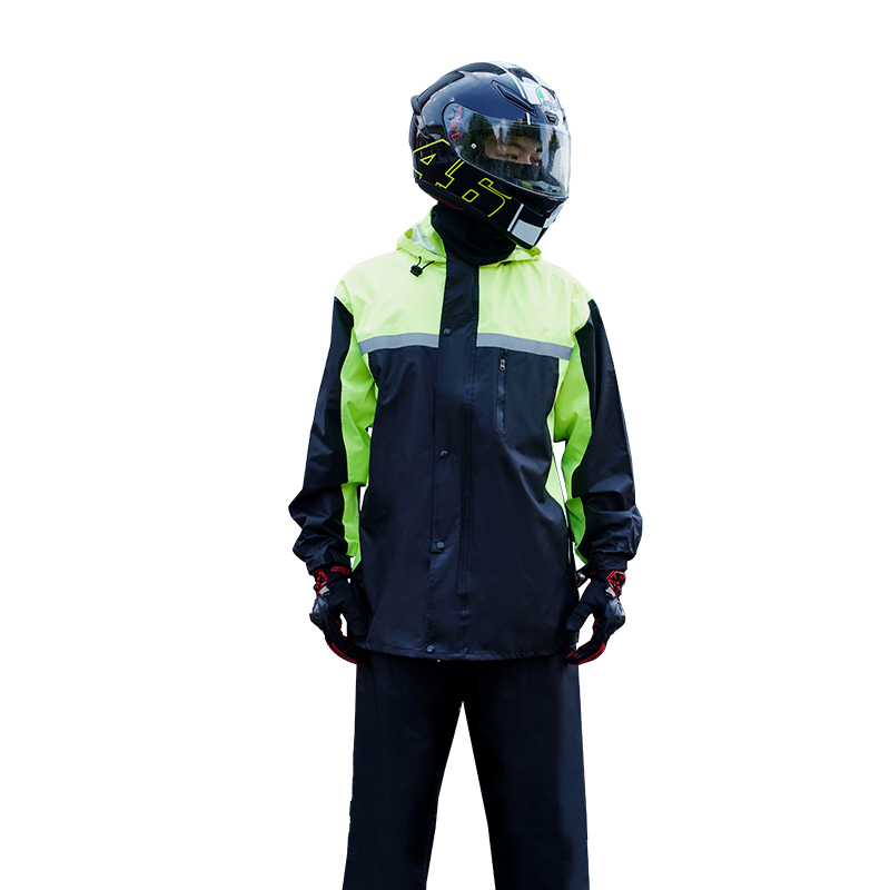 بدلة واقية من المطر للدراجات ا - مراجعة Motorcycle Rain Suit 2 Piece وسعره